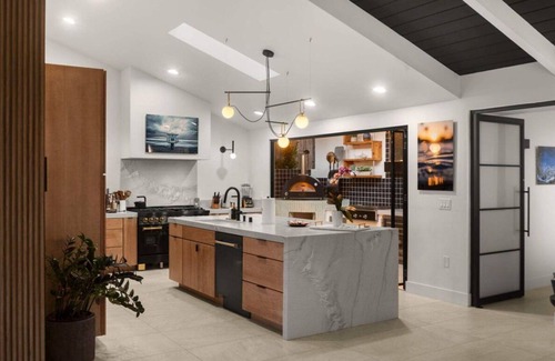 Del Mar Heights House | Luxury Poolside Estate Outdoor Living Views 5 Minutes to Beach