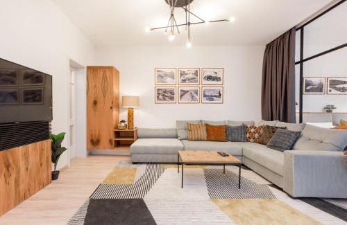 Inner City Budapest Apartment | Luxury Presidential Suite in The Absolute Center