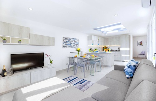 Liparlati House | Luxury Private House With Sea View, ideal for families or couples