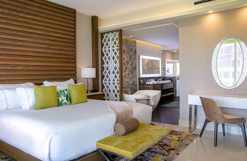 Puerto Juarez Hotel | Luxury property on the beach, with 7 outdoor swimming poolsn