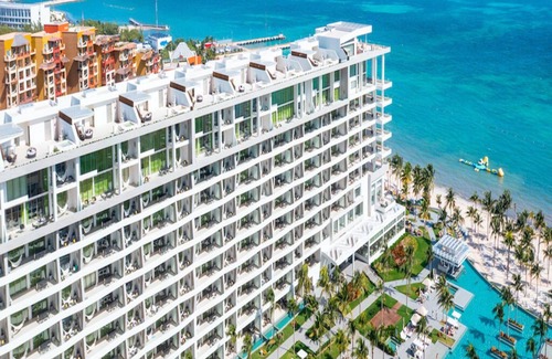 Puerto Juarez Hotel | Luxury property on the beach, with 7 outdoor swimming poolsn