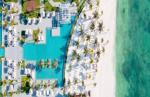 Puerto Juarez Hotel | Luxury property on the beach, with 7 outdoor swimming poolsn