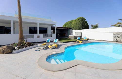 Puerto Calero Villa | Luxury Puerto Calero Villa | Casa Nublo | 3 Bedrooms & Private Pool | Terrace.