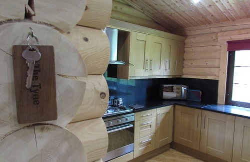 Morpeth Cabin | Luxury Real Log Cabin with Hot Tub, Felmoor Park, Northumberland