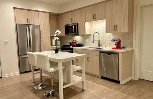 Irvine Condo | Luxury Resort Style 2-bedroom condo + Workstation - Irvine Spectrum Area