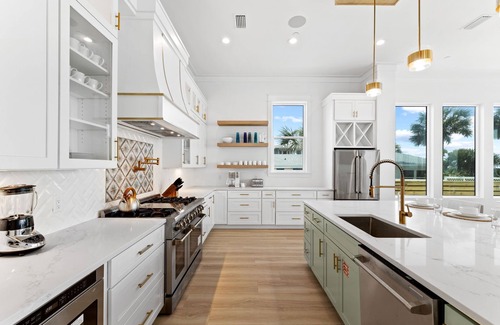 Bahama Beach House | Luxury Retreat w/Stunning Views—Perfect for Large Groups & Memorable Getaways