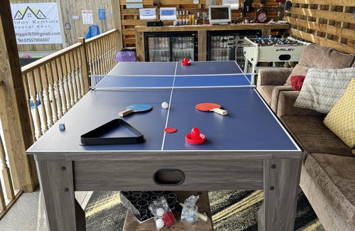 Deal House | Luxury retreat 32% pool Jacuzzi games bar oasis
