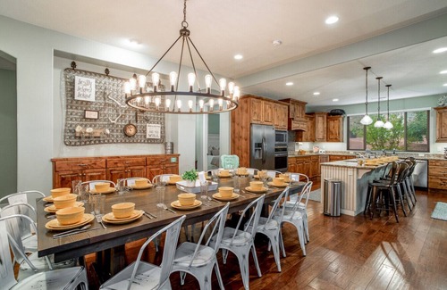 Santa Clara House | Luxury Retreat in Paradise Village Sleeps 32 Private Hot Tub & Resort Amenities!