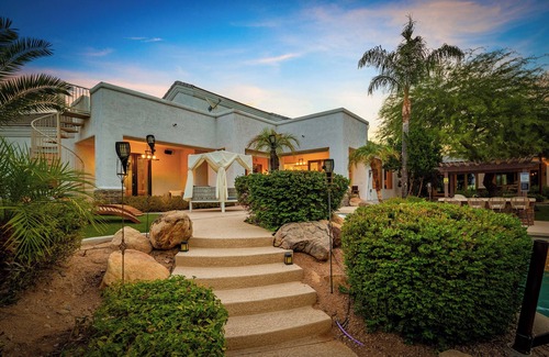 Pinnacle Peak House | Luxury retreat | massages, pool, golf, sunsets, movie, games.