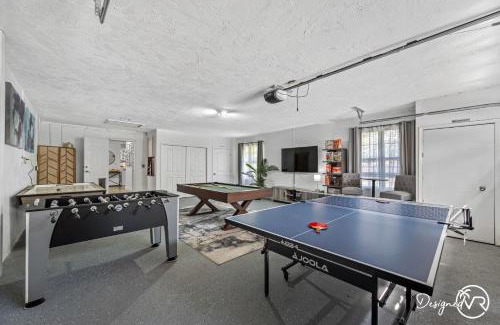 Largo House | Luxury Retreat: Pool Games Basketball More
