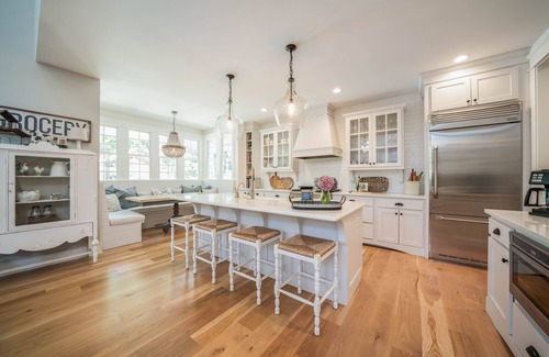 West Wing Estates House | Luxury Retreat w/Pool, Hot Tub, Outdoor Kitchen & Fire Pit