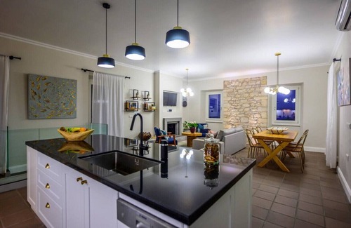 Rantatika Villa | Luxury Retreat w/Pool Near Lakka Village
