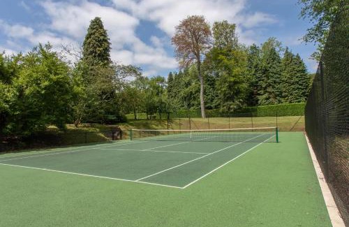 High Wycombe Apartment | Luxury retreat with extensive leisure facilities