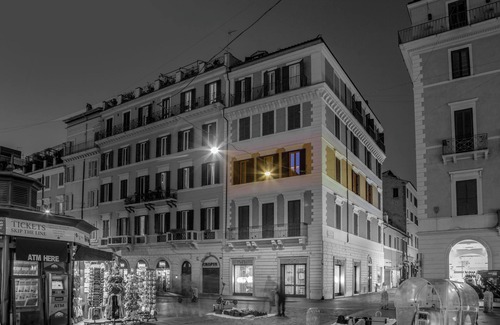 Rione III Colonna Apartment | Luxury Rhome