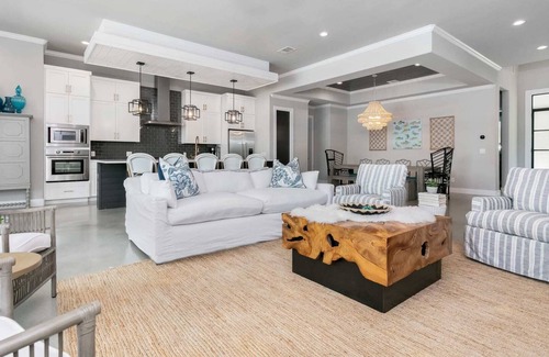 Kingsland Villa | Luxury Riverside Villa w/Dock and Waterslide