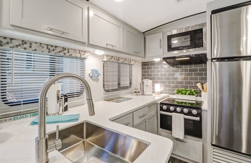 Central Naples House | Luxury RV experience w/all the amenities in central Naples!