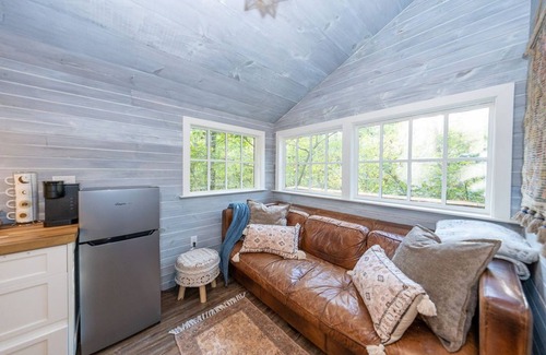 Palmyra Cabin | Luxury, Secluded Treehouse on the Rivanna River