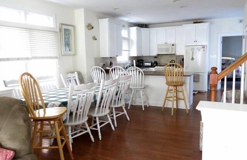 North End House | Luxury Single Family Home, Handicap Accessible - 1 Block To Beach & Boardwalk.