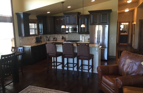 Park City Condo | Luxury Ski Condo Close to Deer Valley Express Gondola!