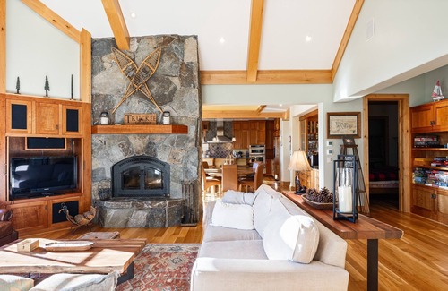 Truckee House | Luxury Ski Lease | Located in Lahontan | Northstar