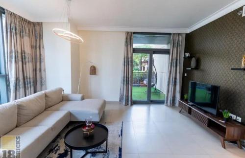 Dubai Apartment | Luxury Spacious 1 BR in Creek Residence