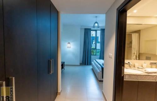 Dubai Apartment | Luxury Spacious 1 BR in Creek Residence