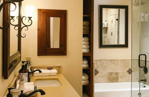 Templeton Villa | LUXURY SPRING CREEK VILLA❤️ PASO ROBLES Wineries, Beaches, Oaks, Hot Tub, Peace!