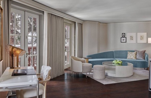 Aspen Resort | Luxury St. Regis Resort Junior Suite in heart of downtown Aspen w/all amenities