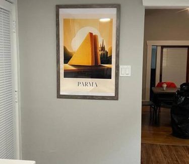Neartown Cabin | Luxury Stay in Montrose- Parma the Italian Plaza