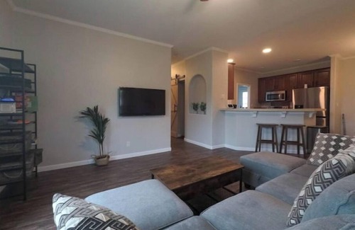 Belton House | Luxury stay near lake Belton - Wi-Fi A/C
