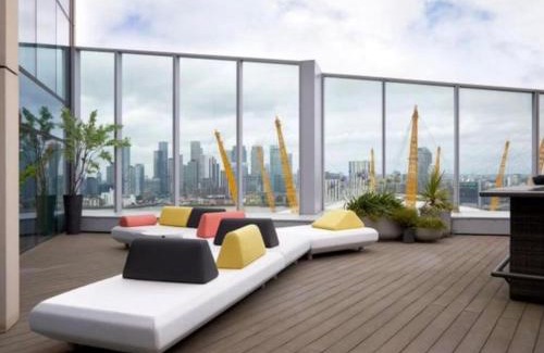 Peninsula Apartment | Luxury stay near O2 and canary wharf