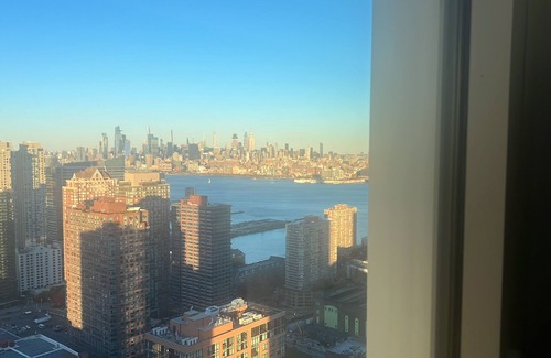 Downtown Jersey City Apartment | Luxury studio apartment with AC, WiFi in fabulous Jersey City downtown 50th fl
