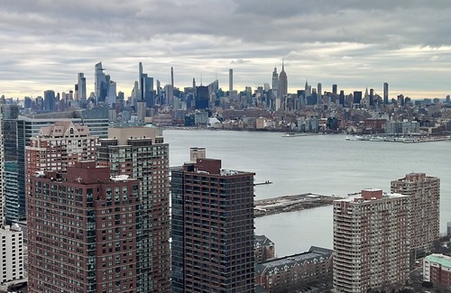 Downtown Jersey City Apartment | Luxury studio apartment with AC, WiFi in fabulous Jersey City downtown 50th fl