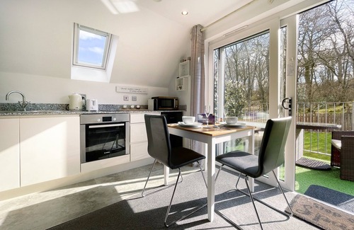 Drymen Apartment | Luxury Studio Apartment with spa bath