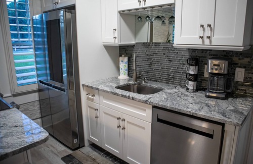 Clearwater Apartment | Luxury Studio Everything is Brand New! 5 min to the Beach!