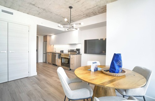 Quartier des Spectacles Apartment | Luxury Studio in Heart of MTL X304 | Metro access