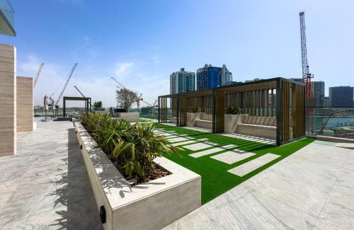 Madinat Zayed Apartment | Luxury Studio with Canal Views Trillionaire Residences
