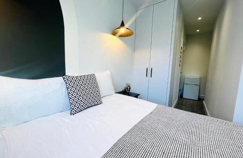 Dormers Wells Apartment | Luxury studios central London, perfect spot for tourists