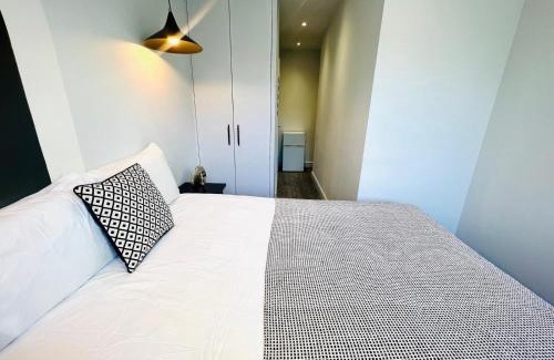 Dormers Wells Apartment | Luxury studios central London, perfect spot for tourists