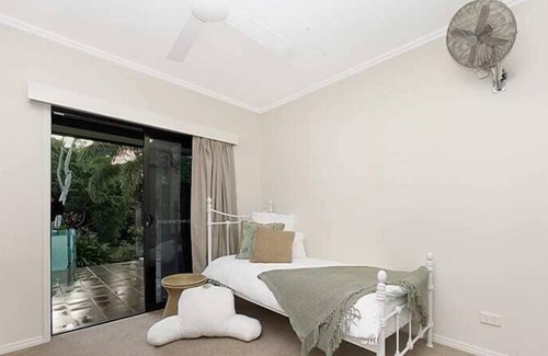 Alligator Creek House | Luxury Style Living 20 minutes from CBD