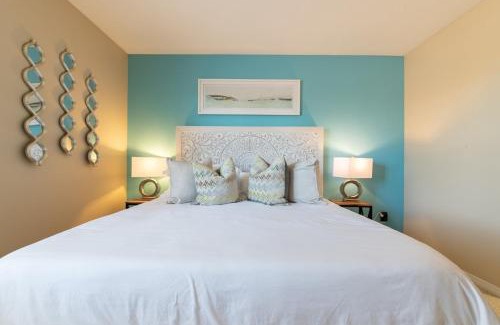 Valencia Apartment | Luxury Suite, Fast Wifi, King Bed, Pool And Spa