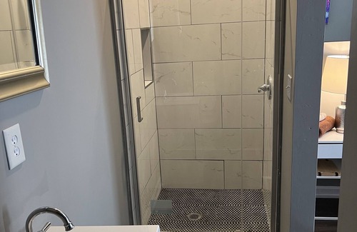 Home Park House | Luxury Suite in Atlantic Station!