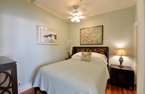 Stuart Hotel | LUXURY SUITE QUEEN ROOM 9 AT OLD COLORADO INN