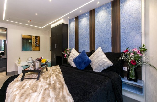 Lalinde Hotel | Luxury Suite with double jacuzzi