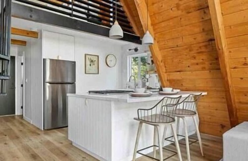Running Springs Ski Chalet | Luxury summer Scandia A-Frame mountain Chalet +Hot Tub, EV & Pet friendly