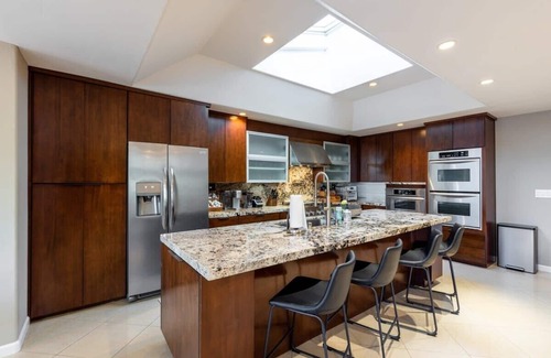 South Oceanside House | Luxury Surf & Legoland Paradise | 5-Star Beach Gem