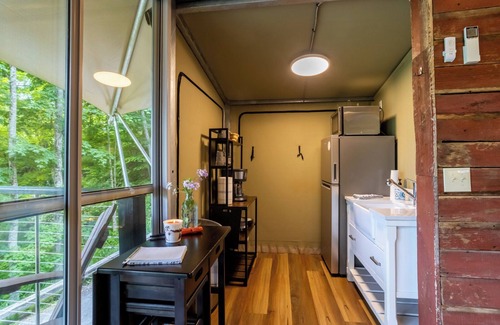Vilas Cabin | Luxury Tent Cabin above the farm