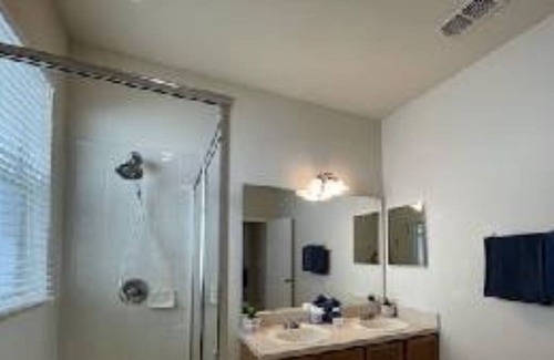 Trafalgar Village Resort | Luxury Themed 4 Bedrooms w/Pool
