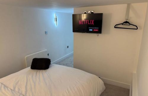 Rastrick Apartment | Luxury tiny home in Brighouse