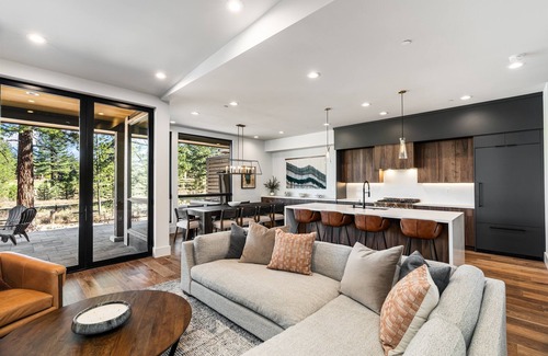 Truckee House | Luxury Townhome | Available for the Holidays!